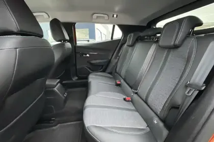 Photo 9 Peugeot 2008  PureTech 130 S&S EAT8