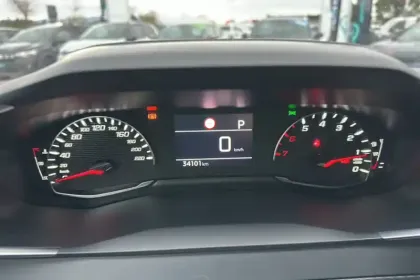 Photo 14 Peugeot 2008  PureTech 130 S&S EAT8