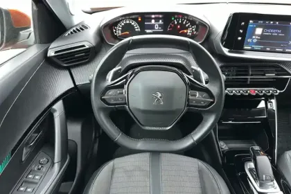 Photo 12 Peugeot 2008  PureTech 130 S&S EAT8