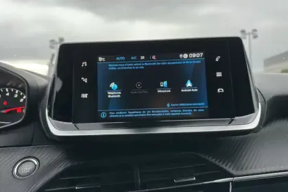 Photo 17 Peugeot 2008  PureTech 130 S&S EAT8