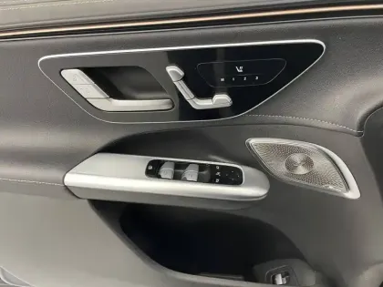 Photo 59 Mercedes EQE Gén. I Ph1 Electric Art 5