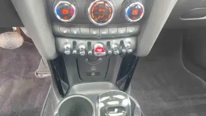 Photo 8 Mini Mini Hatch 3 Portes Cooper 136 ch DKG7