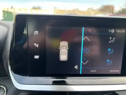 Photo 14 Peugeot 2008  PureTech 130 S&S EAT8