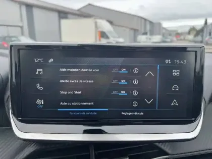 Photo 12 Peugeot 2008  PureTech 100 S&S BVM6