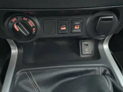 Photo 23 Nissan Navara NP300  2.3 DCI 190