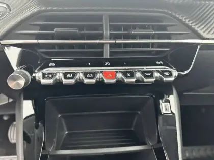 Photo 20 Peugeot 208  PureTech 100 S&S BVM6