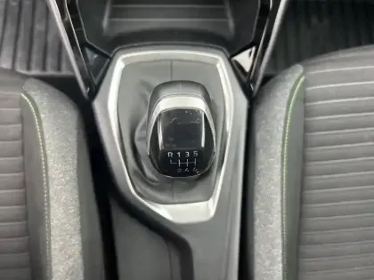 Photo 13 Peugeot 208  PureTech 100 S&S BVM6