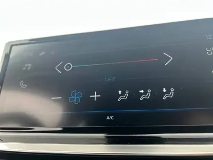 Photo 23 Peugeot 208  PureTech 100 S&S BVM6