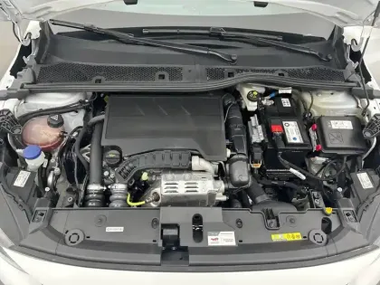 Photo 25 Peugeot 208  PureTech 100 S&S BVM6