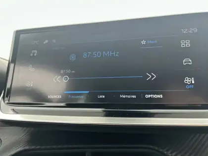 Photo 21 Peugeot 208  PureTech 100 S&S BVM6