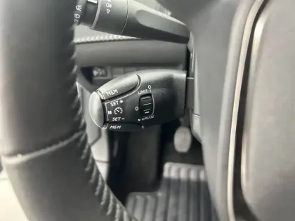 Photo 17 Peugeot 208  PureTech 100 S&S BVM6