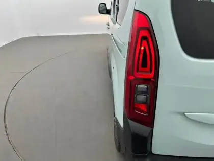 Photo 16 Citroën Berlingo  Taille M BlueHDi 100 BVM