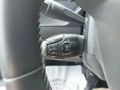 Photo 14 Peugeot 208  Electrique 50 kWh 136ch