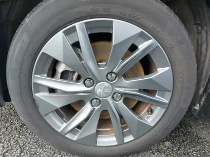 Photo 12 Peugeot 208  Electrique 50 kWh 136ch