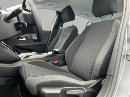 Photo 10 Peugeot 208  Electrique 50 kWh 136ch