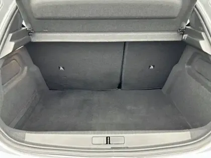 Photo 5 Peugeot 208  Electrique 50 kWh 136ch