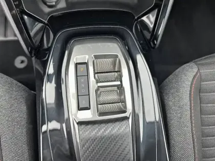 Photo 13 Peugeot 208  Electrique 50 kWh 136ch