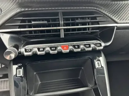 Photo 17 Peugeot 208  Electrique 50 kWh 136ch