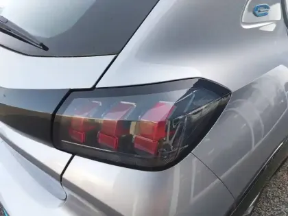 Photo 16 Peugeot 208  Electrique 50 kWh 136ch