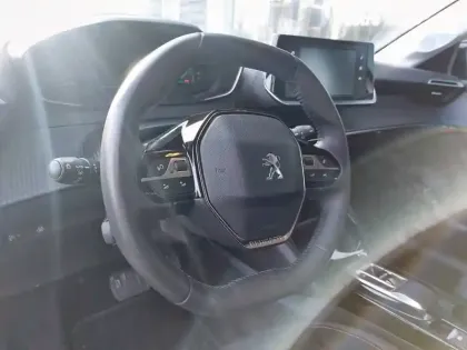 Photo 8 Peugeot 208  Electrique 50 kWh 136ch