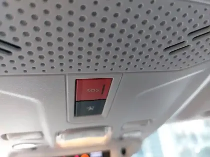 Photo 14 Peugeot 208  Electrique 50 kWh 136ch