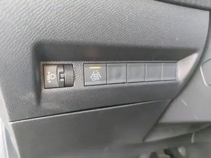 Photo 19 Peugeot 208  Electrique 50 kWh 136ch