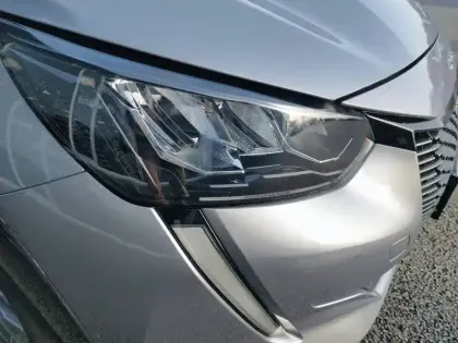 Photo 15 Peugeot 208  Electrique 50 kWh 136ch