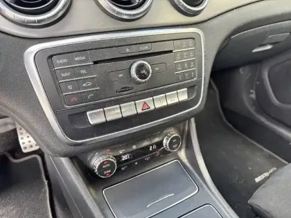 Photo 17 Mercedes CLA  200 d 7-G DCT