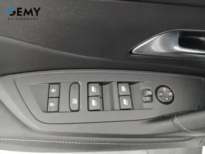 Photo 11 Peugeot 308  SW Hybrid 145 e-DCS6