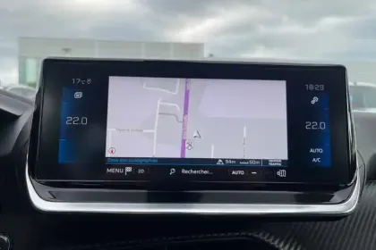 Photo 6 Peugeot 2008  BlueHDi 130 S&S EAT8