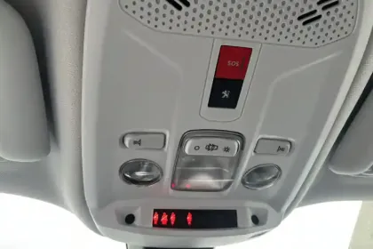 Photo 18 Peugeot 2008  BlueHDi 130 S&S EAT8