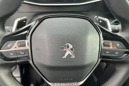 Photo 8 Peugeot 2008  BlueHDi 130 S&S EAT8