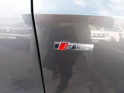 Photo 6 Audi Q3  35 TDI 150 ch S tronic 7