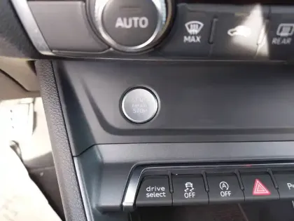 Photo 31 Audi Q3  35 TDI 150 ch S tronic 7