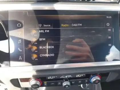 Photo 35 Audi Q3  35 TDI 150 ch S tronic 7