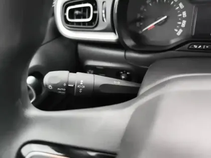 Photo 17 Citroën C3  PureTech 83 S&S BVM5 Shine