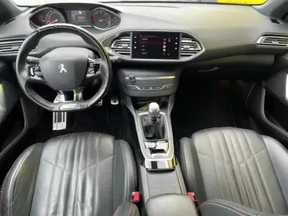 Photo Peugeot 308 Gt Line 1.5 130 Ch