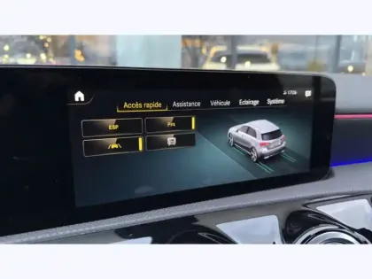 Photo 15 Mercedes Classe A 200 AMG Line