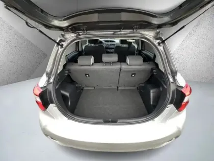 Photo 9 Toyota Yaris 110 VVT-i CVT Design Y20