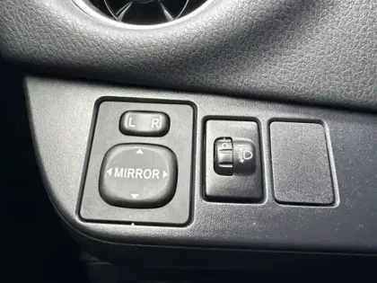 Photo 19 Toyota Yaris 110 VVT-i CVT Design Y20