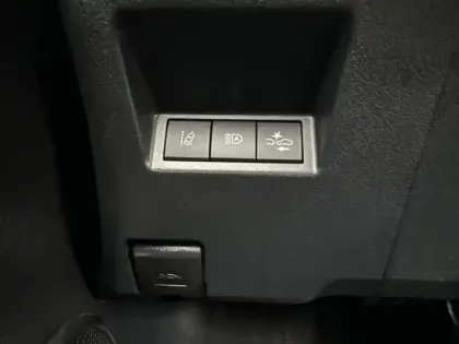 Photo 20 Toyota Yaris 110 VVT-i CVT Design Y20