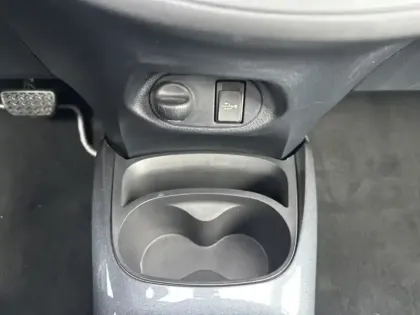 Photo 17 Toyota Yaris 110 VVT-i CVT Design Y20