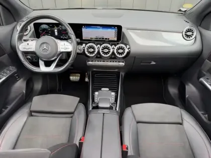 Photo 8 Mercedes GLA 200 d AMG Line