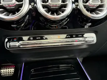 Photo 15 Mercedes GLA 200 d AMG Line