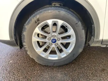 Photo 13 Ford Kuga 2.0 EcoBlue 150ch mHEV Titanium