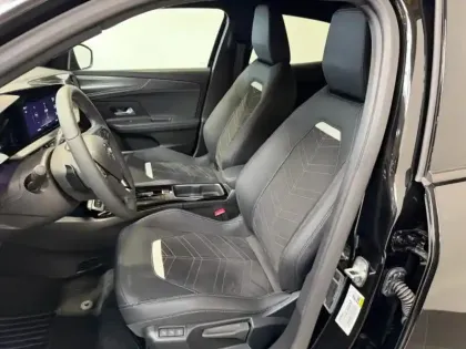 Photo 8 Opel Mokka  1.2 Turbo Hybrid 136 Ultimate e-DCT6 / Alcantara