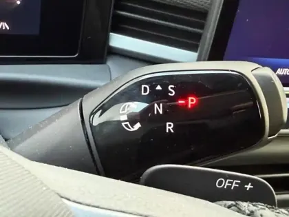 Photo 10 Volkswagen T-roc  1.5 eTSI 150ch R-Line DSG7