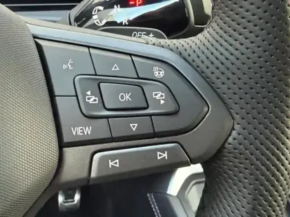 Photo 8 Volkswagen T-roc  1.5 eTSI 150ch R-Line DSG7