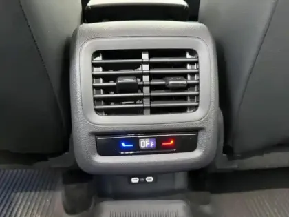 Photo 12 Volkswagen T-roc  1.5 eTSI 150ch R-Line DSG7