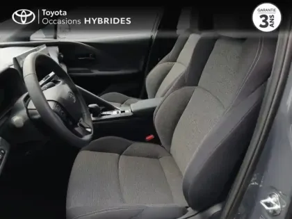 Photo 11 Toyota C-HR  2.0 Hybride Rechargeable 225ch Graphic MY26